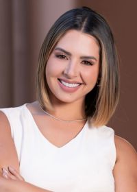 Vannia Estrella Loan Officer Altitude Home Loans